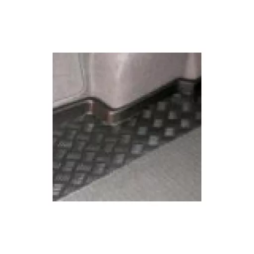 Méretpontos csomagtértálca autóba