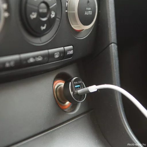 Autós szivargyújtó adapter Type-C PD és USB aljzattal, gyors töltéssel, voltmérős kijelzővel.