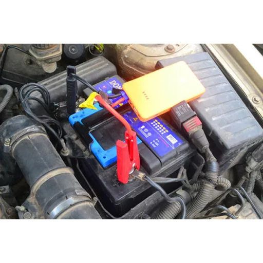 INDÍTÁSRÁSEGÍTŐ gyors indító Power Bank Srarter