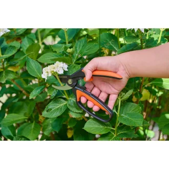 Black & Decker metszőolló mellévágó kézvédős 20cm